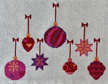 2028-2 Rød jul med stil-Juletræstæppe_Pomp_Stitch2028-2 Rød jul med stil-Juletræstæppe_Pomp_Stitch